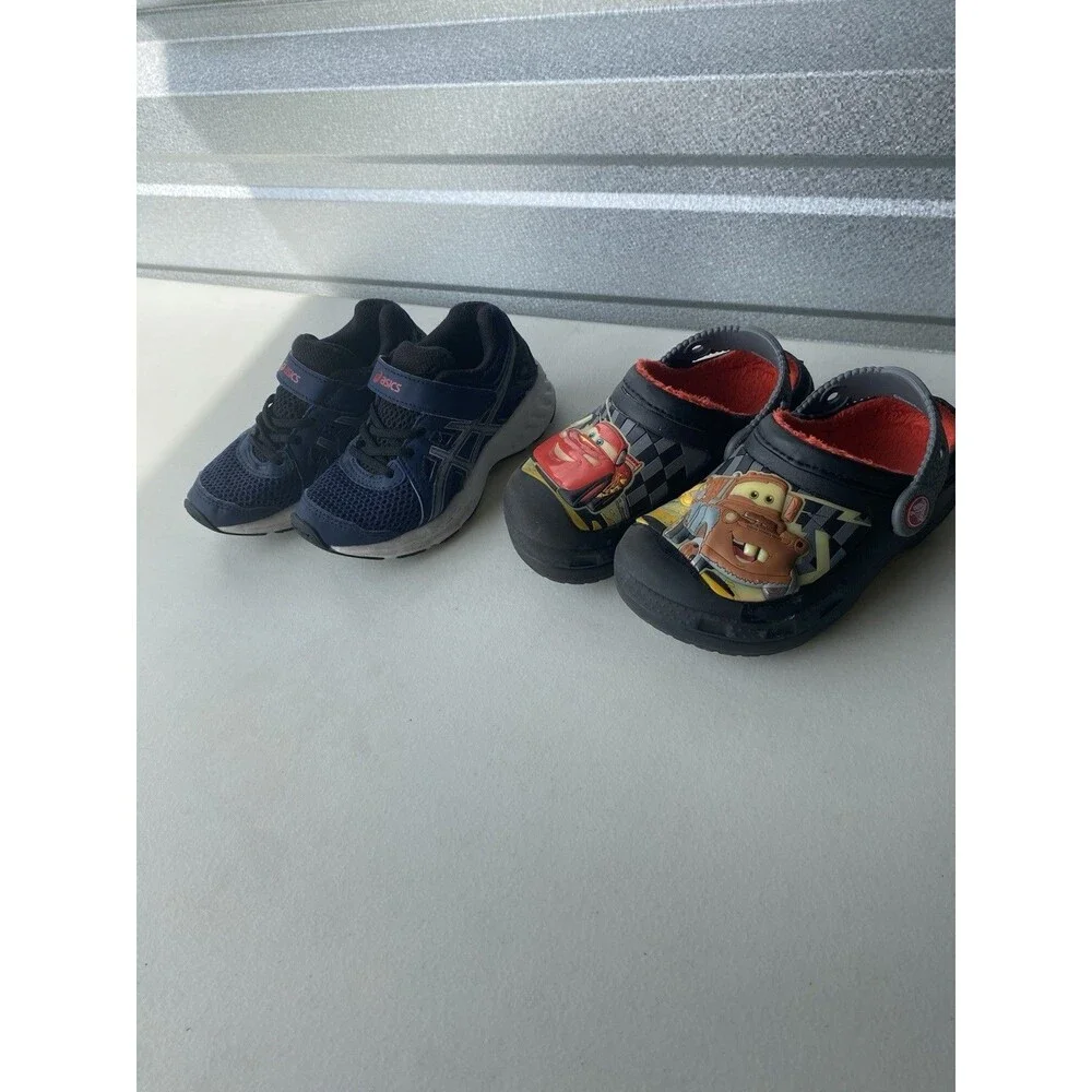 ASICS, Crocs this pre